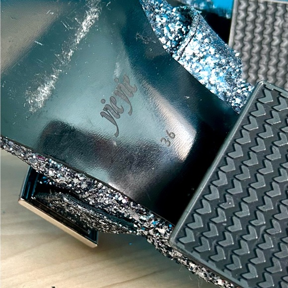 YIEYIE Gunmetal Glitter Buckled Mary Janes w/ Low Heels, EU 36 - Picture 10 of 10